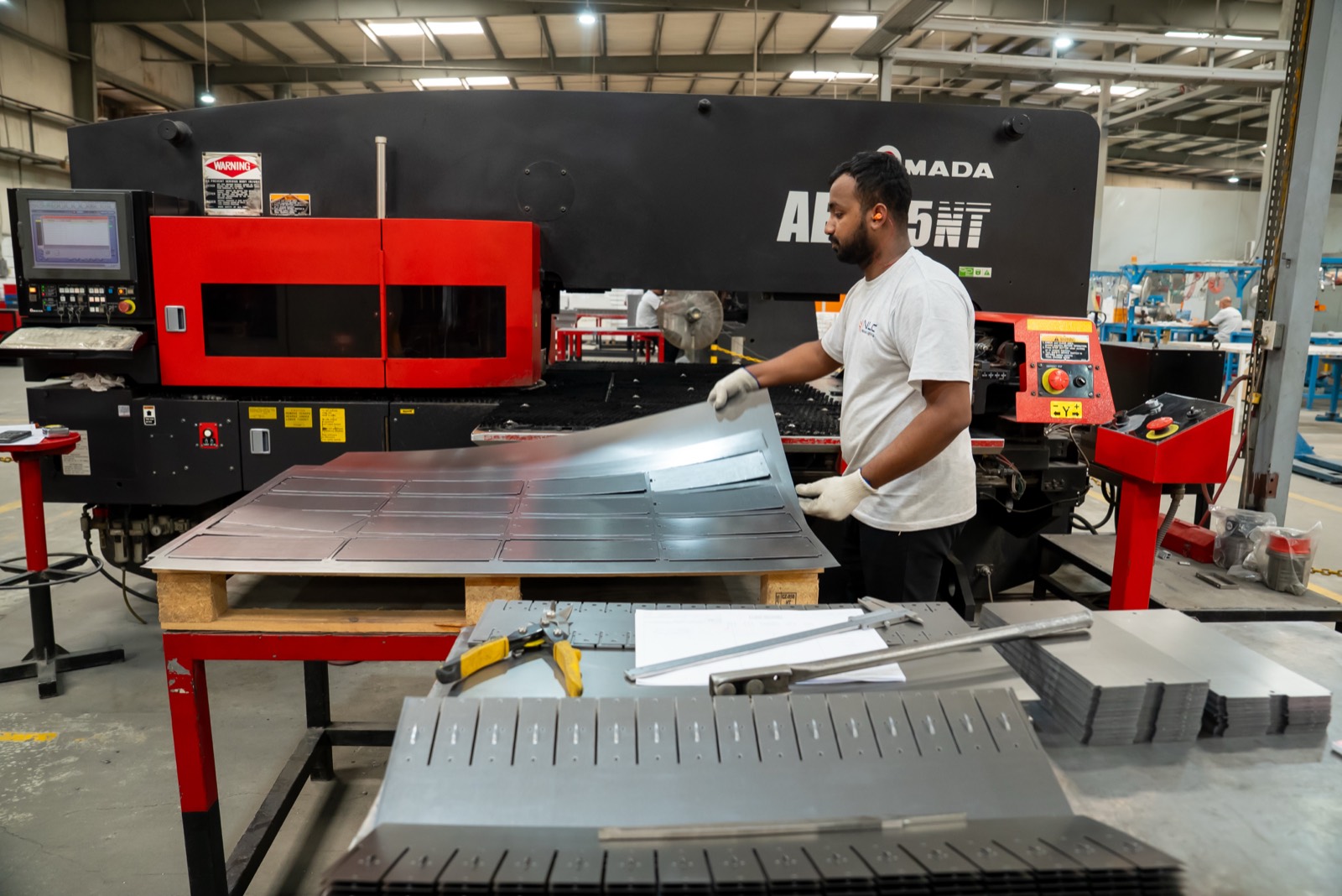 مكبس التثقيب CNC